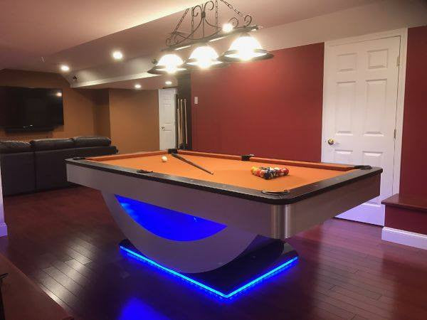 Golden West Billiards Reverse Rainbow Pool Table