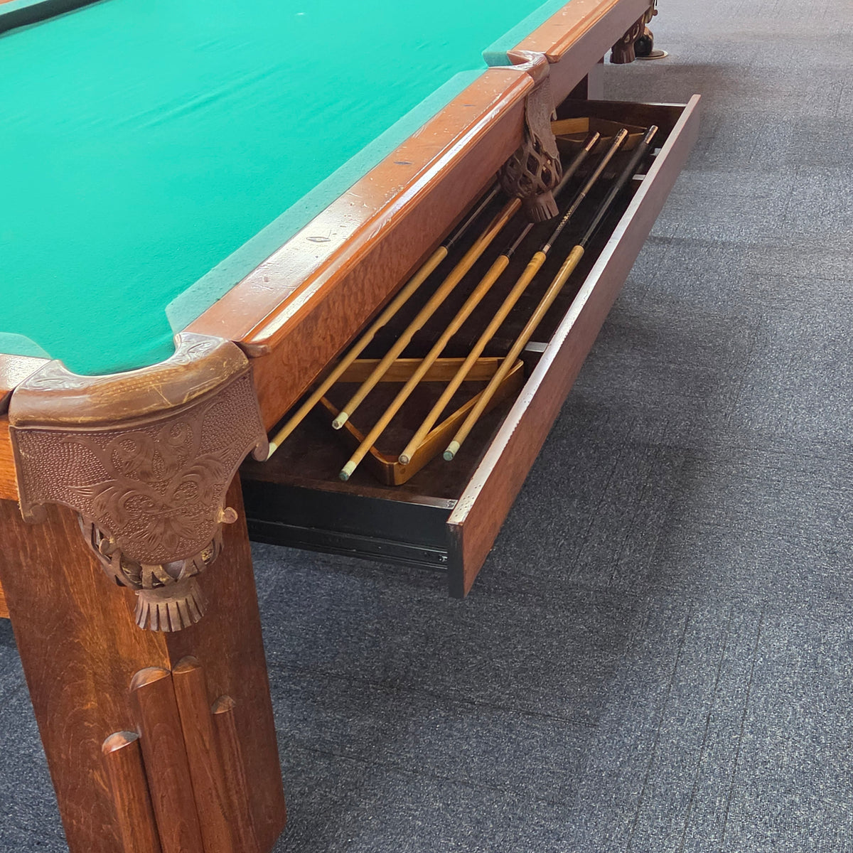 USED 8' Western Billiards Nouveau