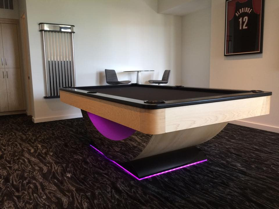 Golden West Billiards Reverse Rainbow Pool Table