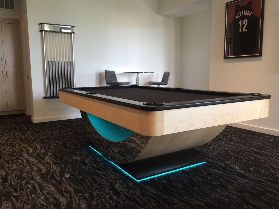 Golden West Billiards Reverse Rainbow Pool Table